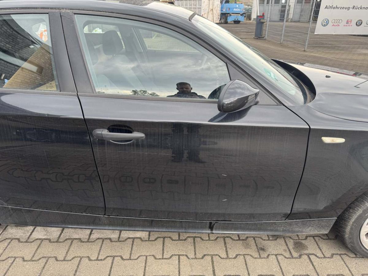 BMW 1er E87 original T&uuml;r vorn rechts 475 Blacksapphire Rohbau Bj.2005
